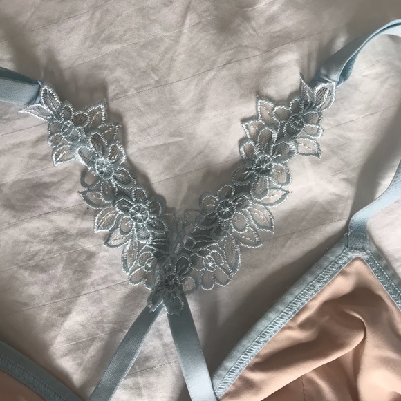 PINK lace triangle bralette, Size L - Picture 4 of 5